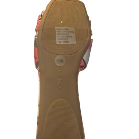 S a l e, $ 23 plus shipping! Vibrant Floral Women's Slide Sandals - Picture 4 of 6